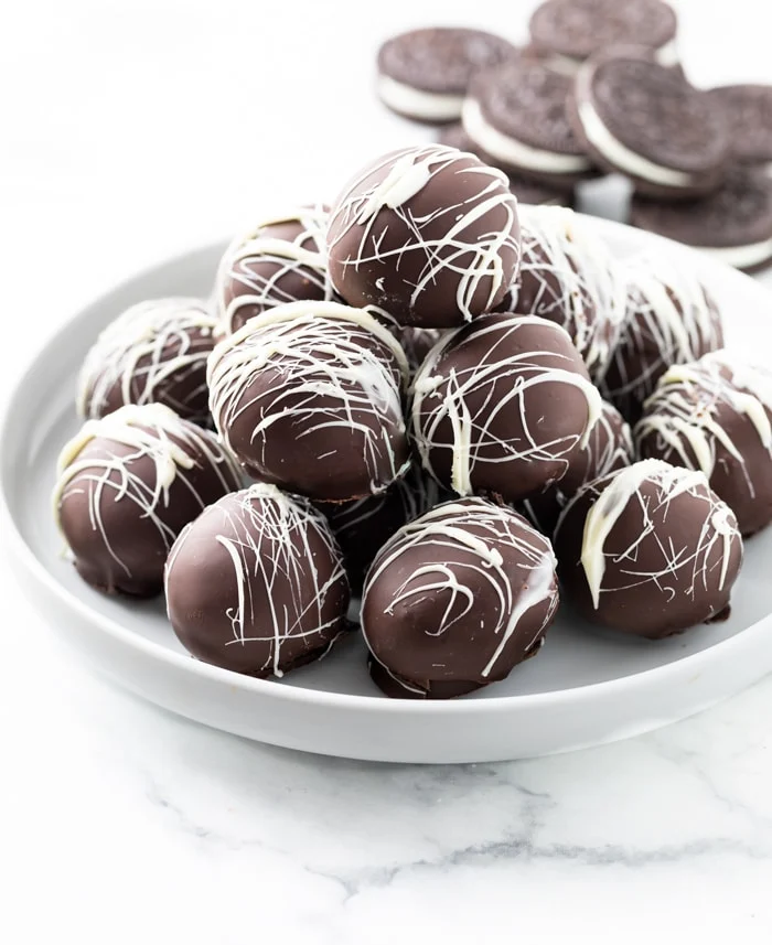 Boules Oreo au chocolat sans cuisson