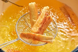 Frites de manioc avec mayonnaise épicée 6
